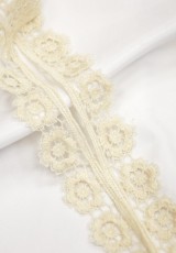 Тесьма кружевная плетеная бежевая цветочная вышивка (CC-3500) фото 2