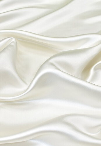 Итальянский плотный атласный шелк айвори