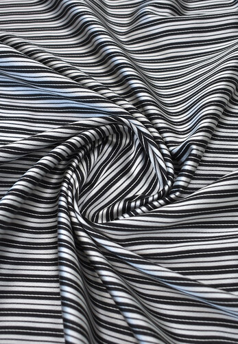 Шелк атлас черно-белая полоска Armani