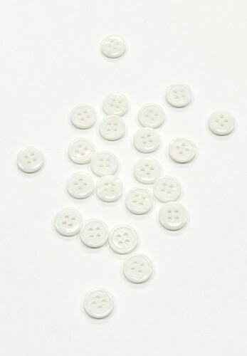 Пуговица рубашечно-плательная белая Classic 10 мм