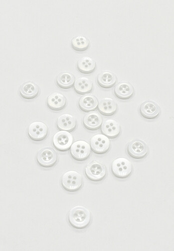 Пуговица рубашечно-плательная белая 10 мм
