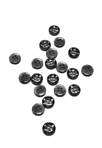 Кликните для увеличения изображения Пуговица рубашечно-плательная черная с серым 10 мм