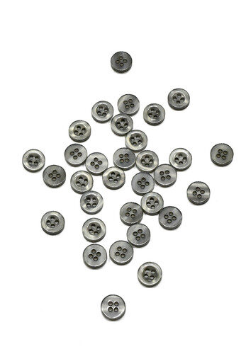 Пуговица рубашечно-блузочная серая 8 мм