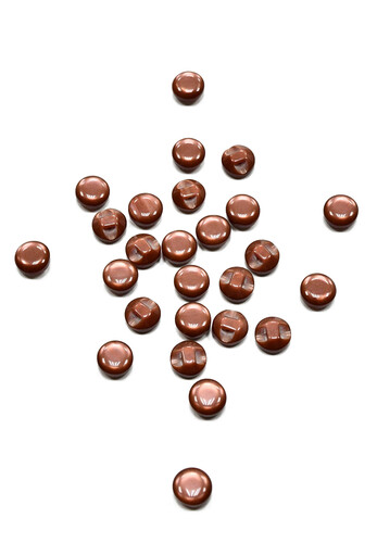 Пуговица блузочная коричневая 10 мм