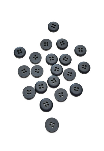 Кликните для увеличения изображения Пуговица пластик на прокол черная круглая гладкая 12 мм