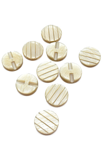 Пуговица пластик потайное ушко бежевая с резьбой круглая глянец 28 мм