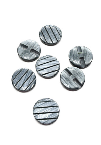 Пуговица пластик потайное ушко серая с резьбой круглая глянец 28 мм