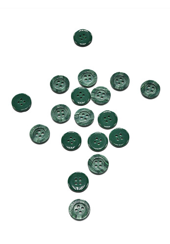 Пуговица пластик на прокол зеленая круглая гладкая глянец 12 мм Austin Reed