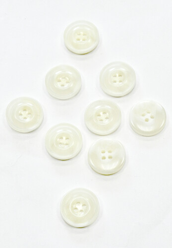 Пуговица пластик на прокол молочная круглая гладкая 21 мм