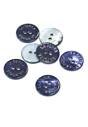 Пуговица фиолетовая с переливом 18 мм LaPerla