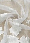 Вышивка на органзе белая цветочная кайма фото 4