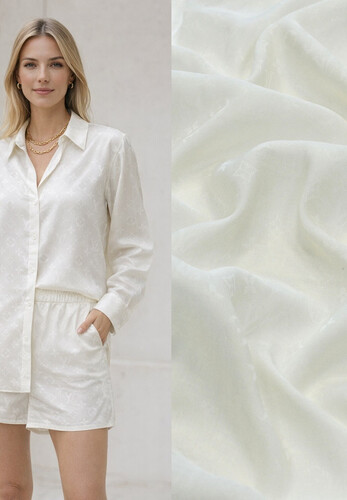 Жаккардовый шелк молочный LV