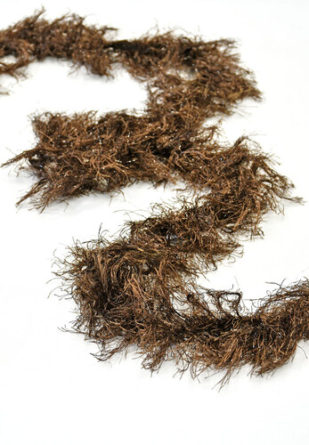 Кликните для увеличения изображения Тесьма бахрома коричневая с люрексом пушистая