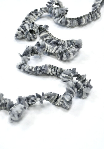 Кликните для увеличения изображения Тесьма Шанель бахрома серая шерсть