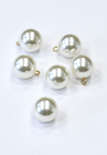 Пуговица жемчужина молочная с золотом 18 мм
