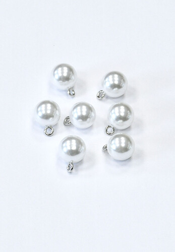 Пуговица жемчужина белая с серебром 12 мм