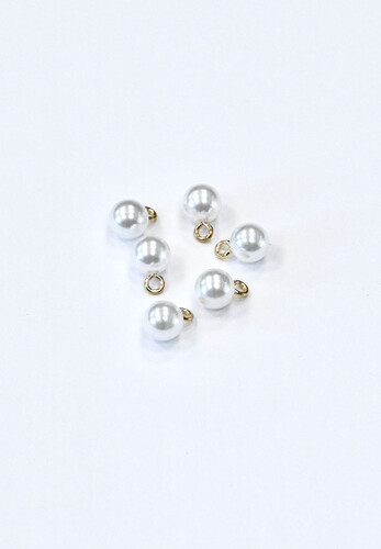 Пуговица жемчужина белая с золотом 8 мм