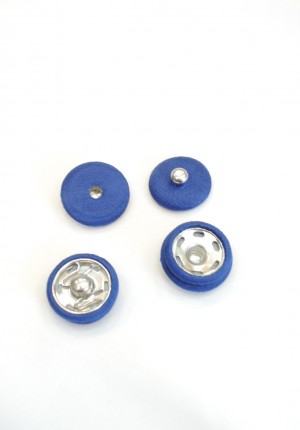 Кнопка декоративная пришивная металлическая обтянута тканью синяя (t0715)