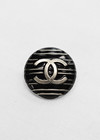 Пуговица металл серебро черная с логотипом Шанель 19 мм фото 2