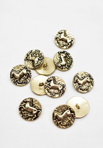 Пуговица металл старое золото с изображением лошади 20 мм