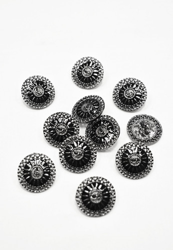 Пуговица блэк никель ажурная с черной эмалью 22 мм