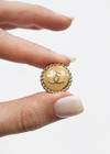 Пуговица бежевая с золотым логотипом Chanel 18 мм фото 4
