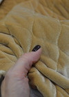 Стеганая курточная с бежевым бархатным покрытием (00024) фото 3