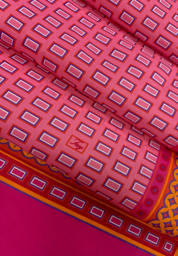 Купонная плащевая ткань в ярко-розовых тонах( 0034)