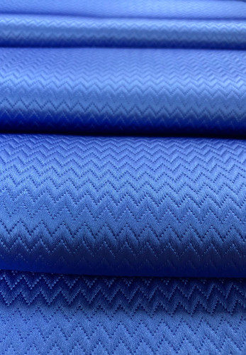 Шелковый жаккард в ярко-синем оттенке с фактурной вышивкой (00319)